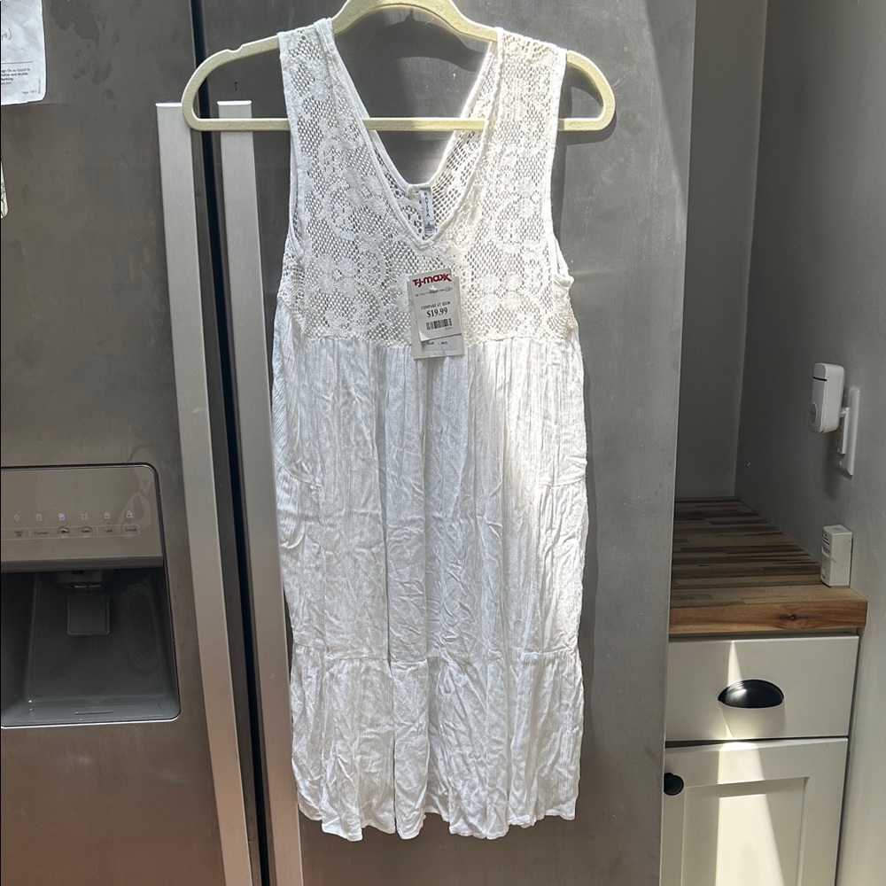 Raviya White Lace V-Neck Swim Coverup